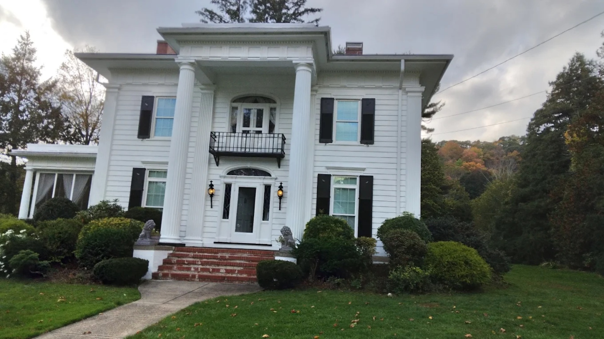 Greek revival with columns exterior painting near Cheshire, CT