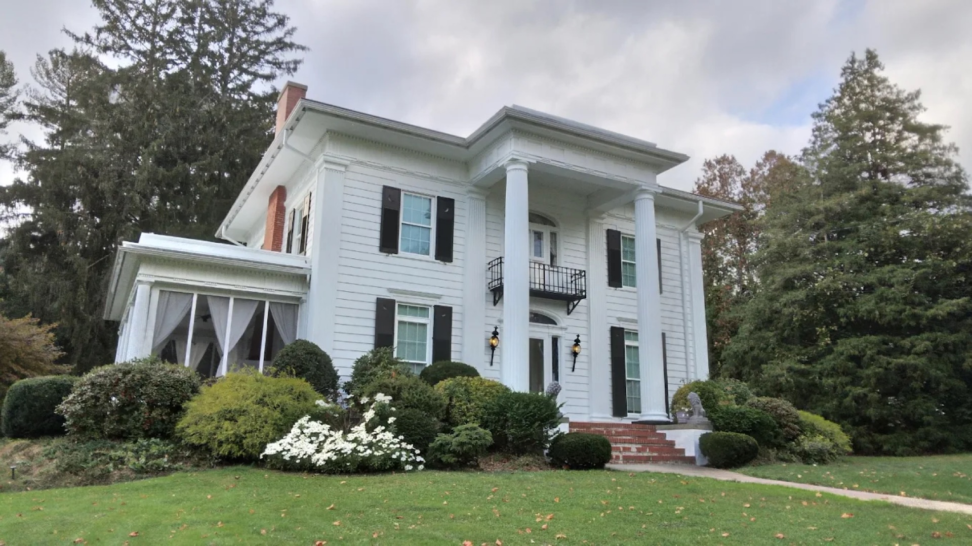 Exterior painting - shingle-style mansion entrance Connecticut